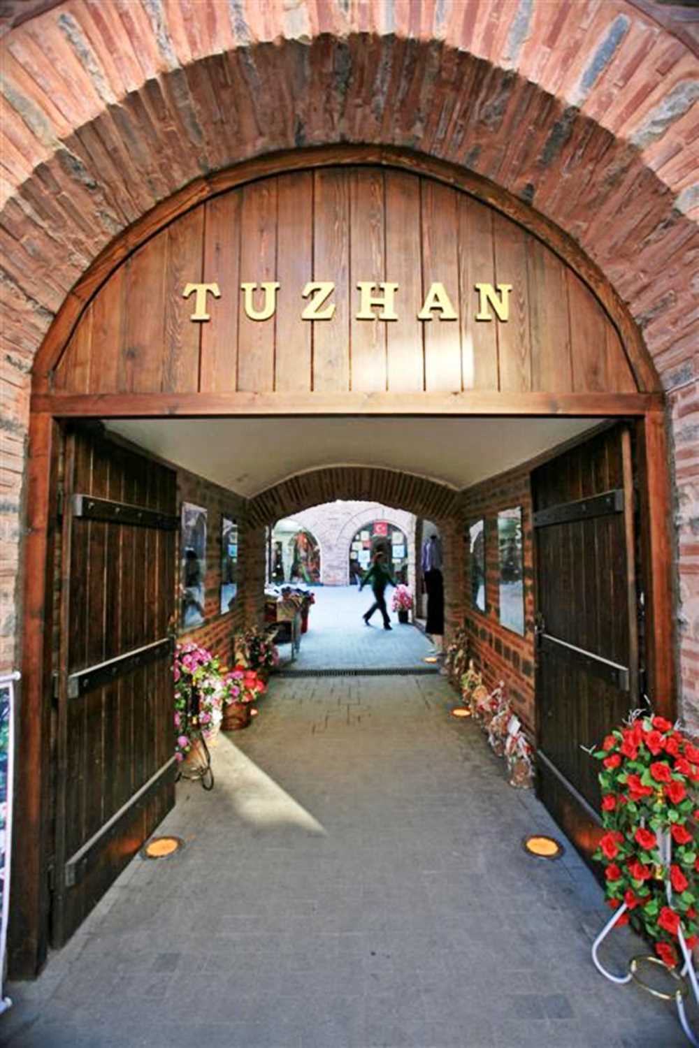 TUZ HAN